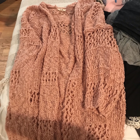 Clothing - Picture 4 of 8